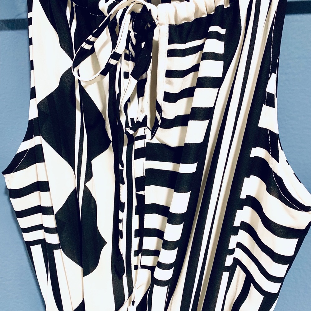 EXPRESS Geometric Pattern Dress - Picture 5 of 5